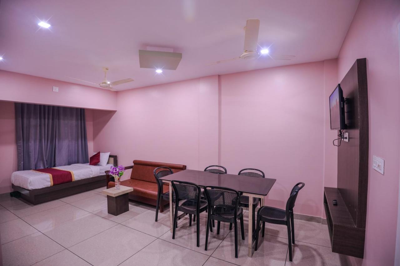 ビサーリー Zanbaq Residencyアパートホテル エクステリア 写真